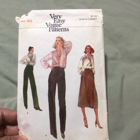 Vogue 7160 pattern- very easy misses skirt and pants size 30 - Picture 7 of 7